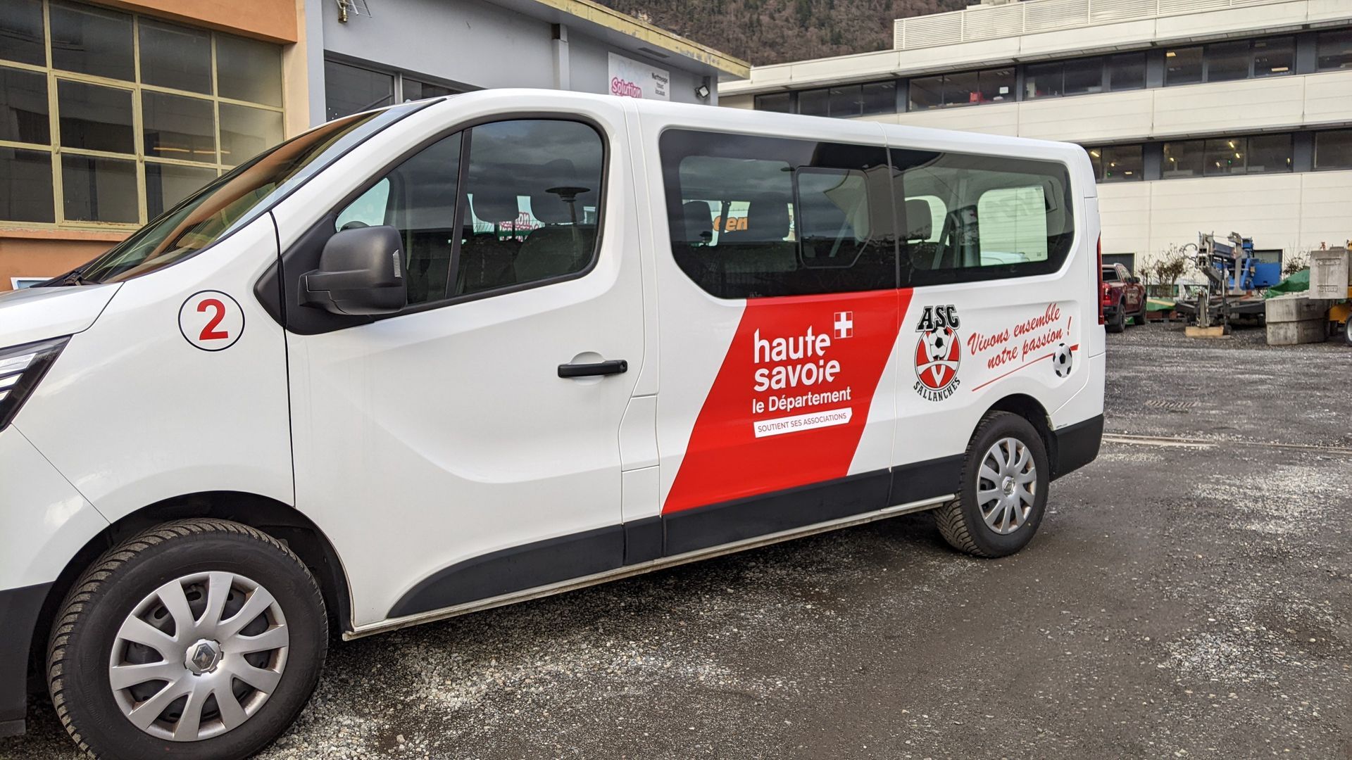 flocage logo charte graphique pays du mont blanc
