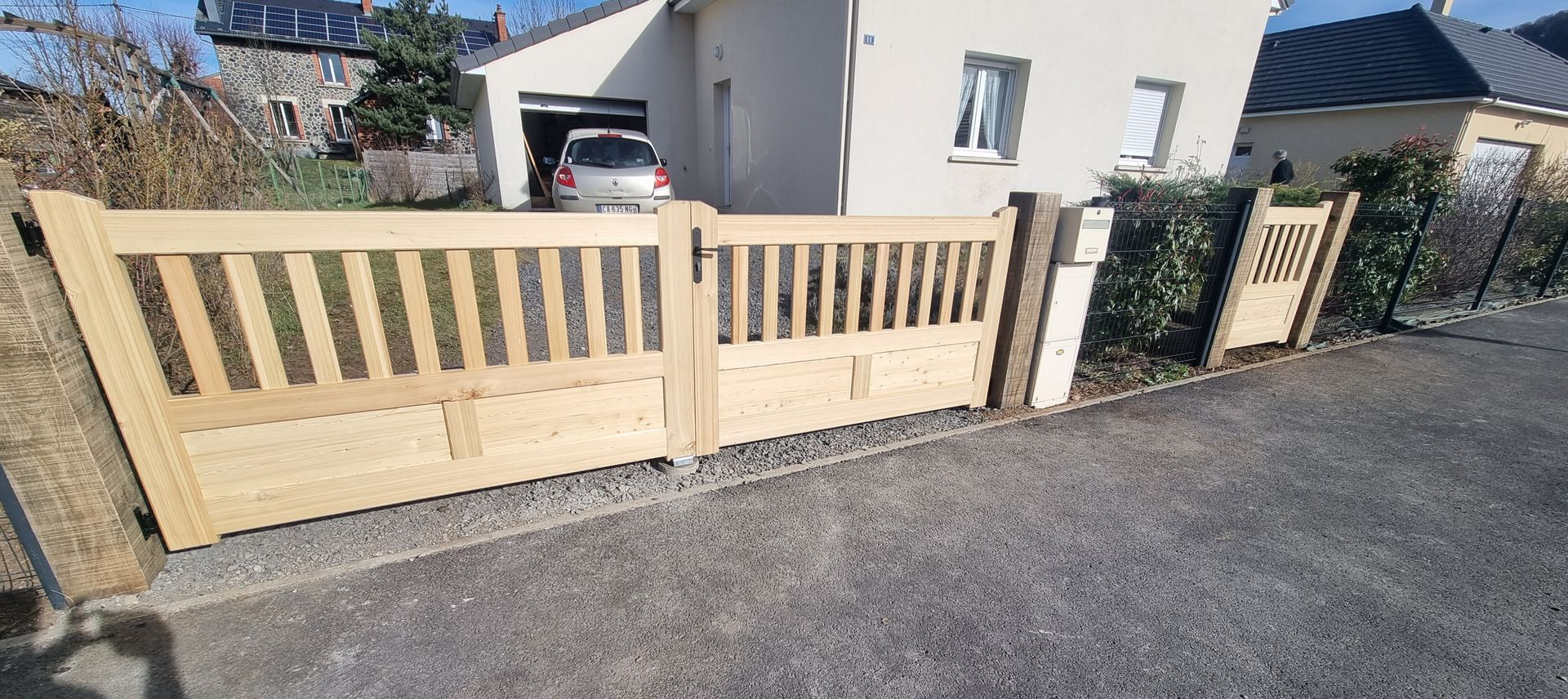 Portail et portillon en bois
