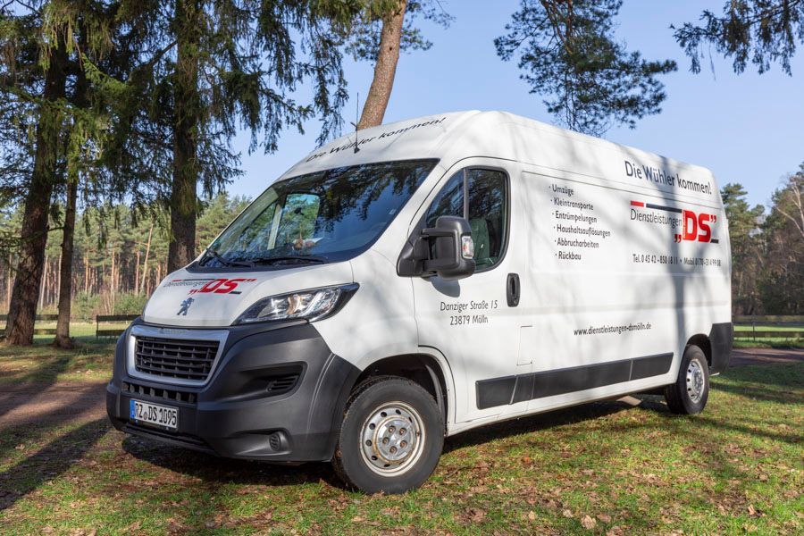 Roter Peugeot Boxer 3.5t