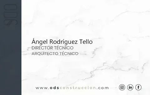 Una tarjeta de presentación para Ángel Rodríguez Tello, director técnico y arquitecto técnico.