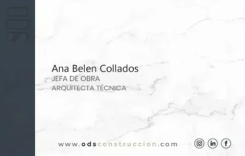 Una tarjeta de presentación para ana belen collados con fondo de mármol.