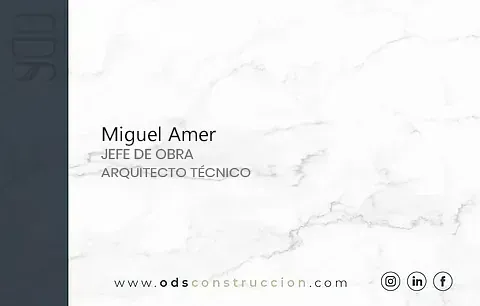 Una tarjeta de presentación para Miguel Amer, gerente de construcción, arquitecto y técnico.