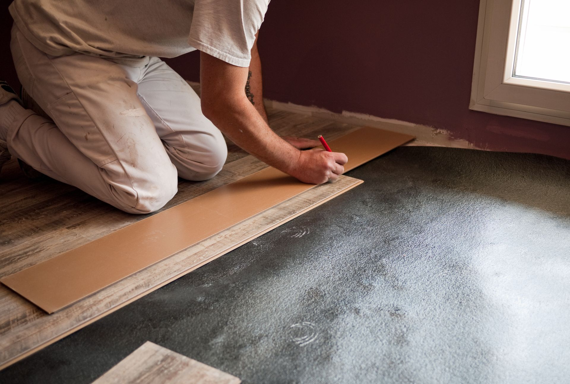 Découpe et pose de parquet