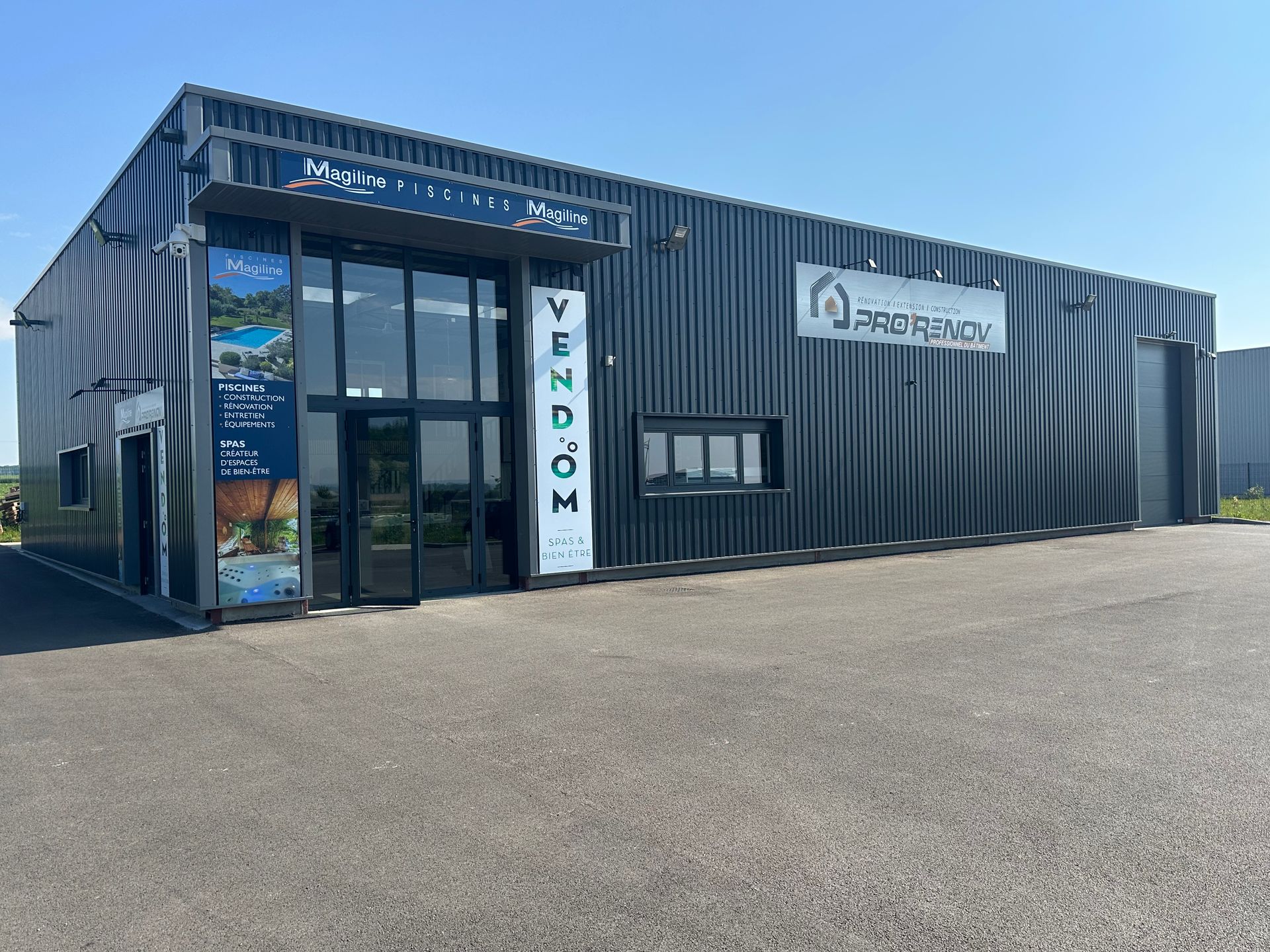 Façade extérieure du showroom