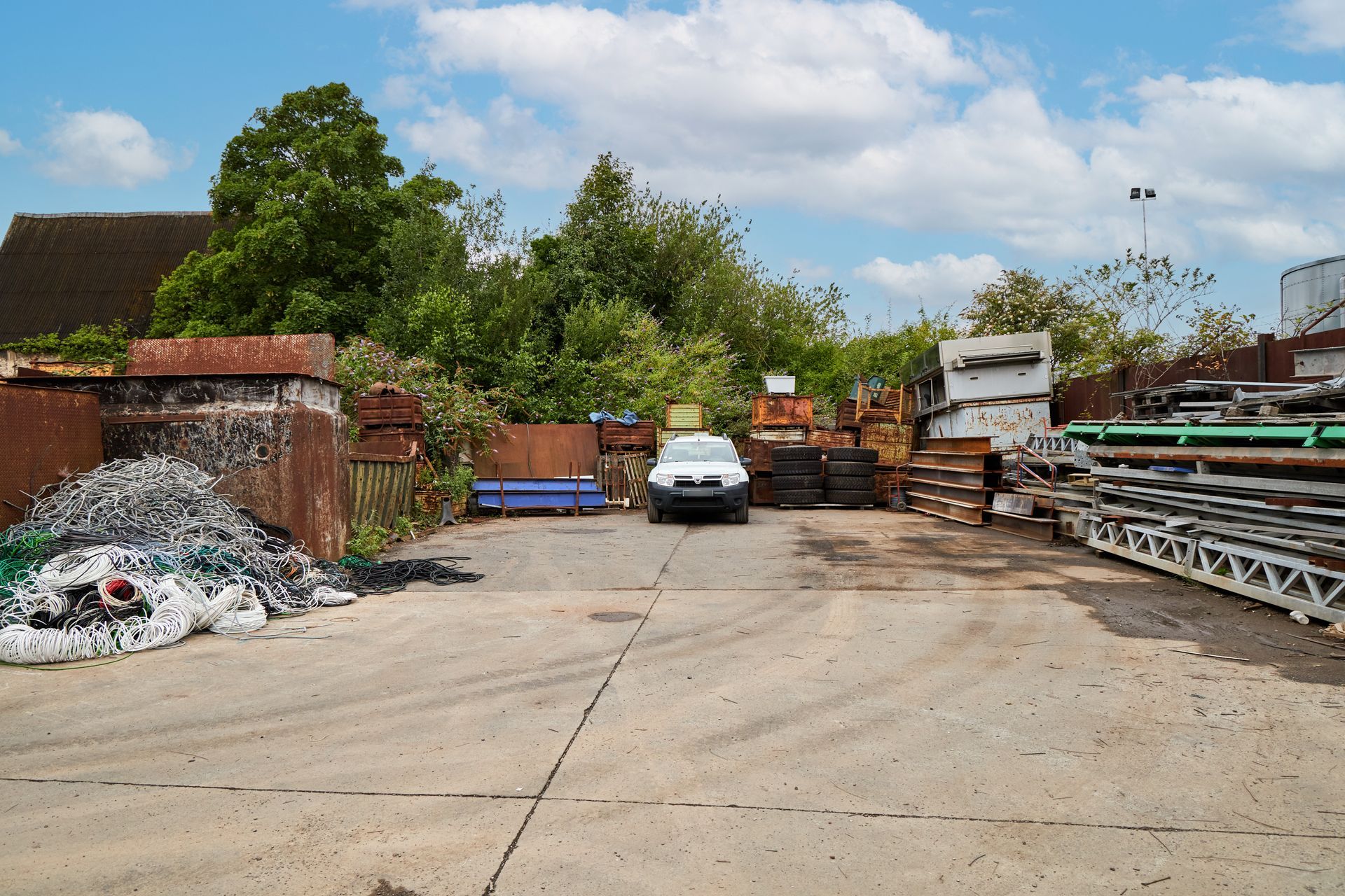 Extérieur de l'entreprise avec une Dacia Duster