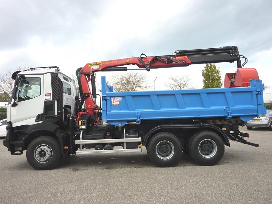 Camion 6 avec grues de levage Palfinger 