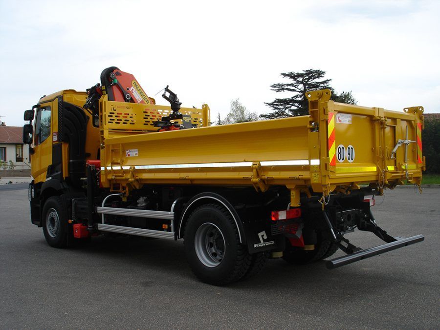 Camion 2 avec grues de levage Palfinger 