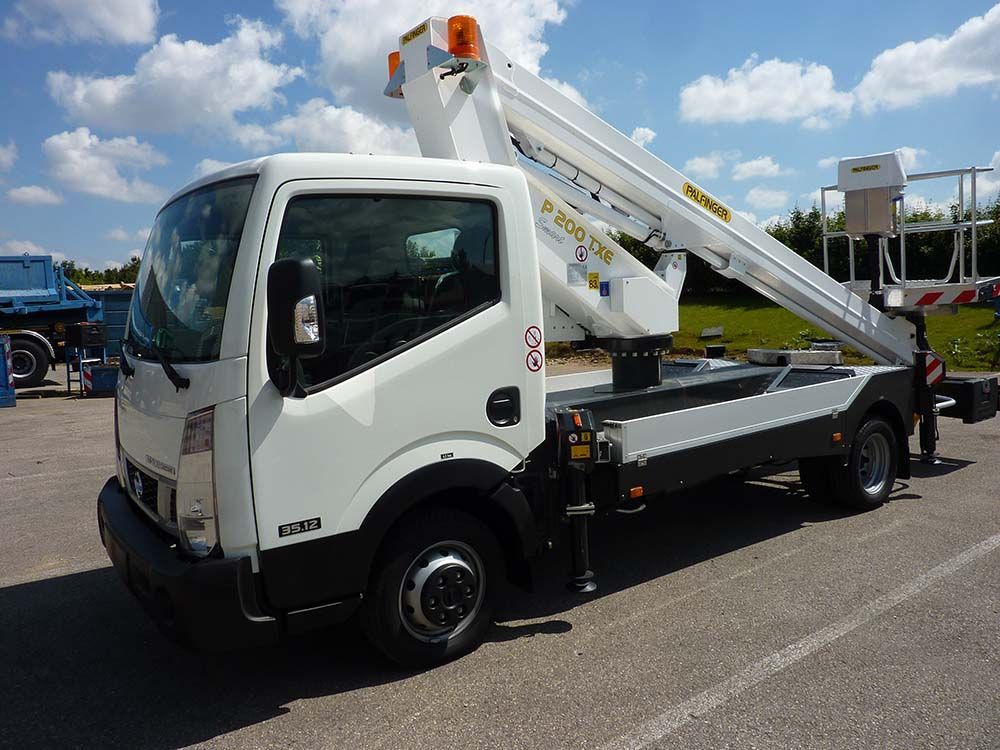camion avec nacelle 2