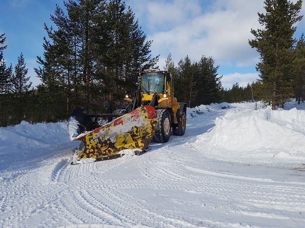 kuljetusjakonepalveluhilli.fi
