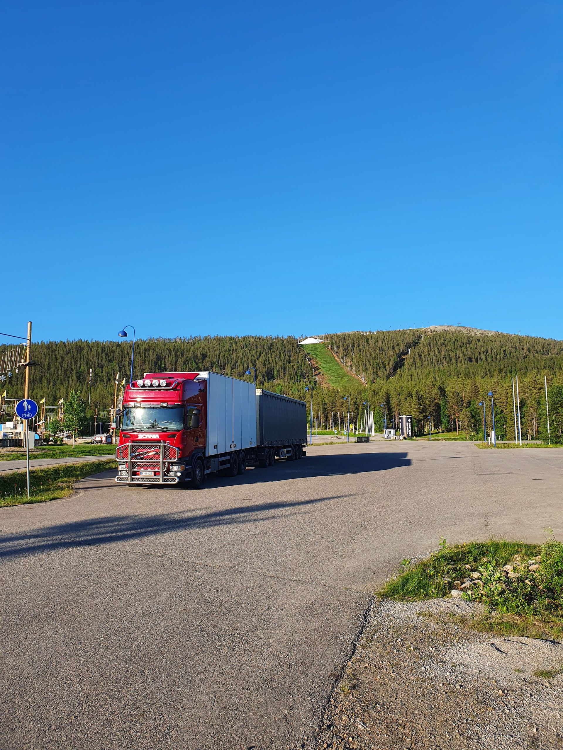 kuljetusjakonepalveluhilli.fi
