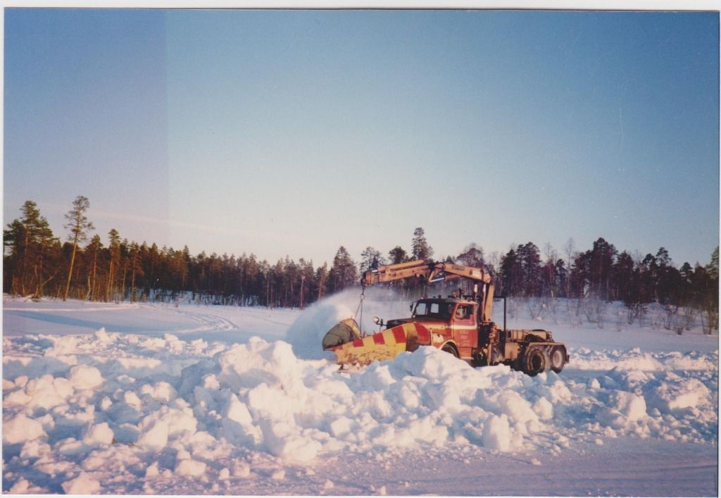 kuljetusjakonepalveluhilli.fi
