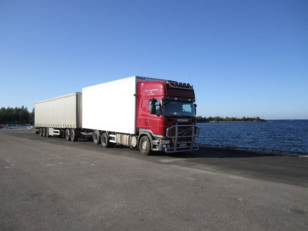 kuljetusjakonepalveluhilli.fi
