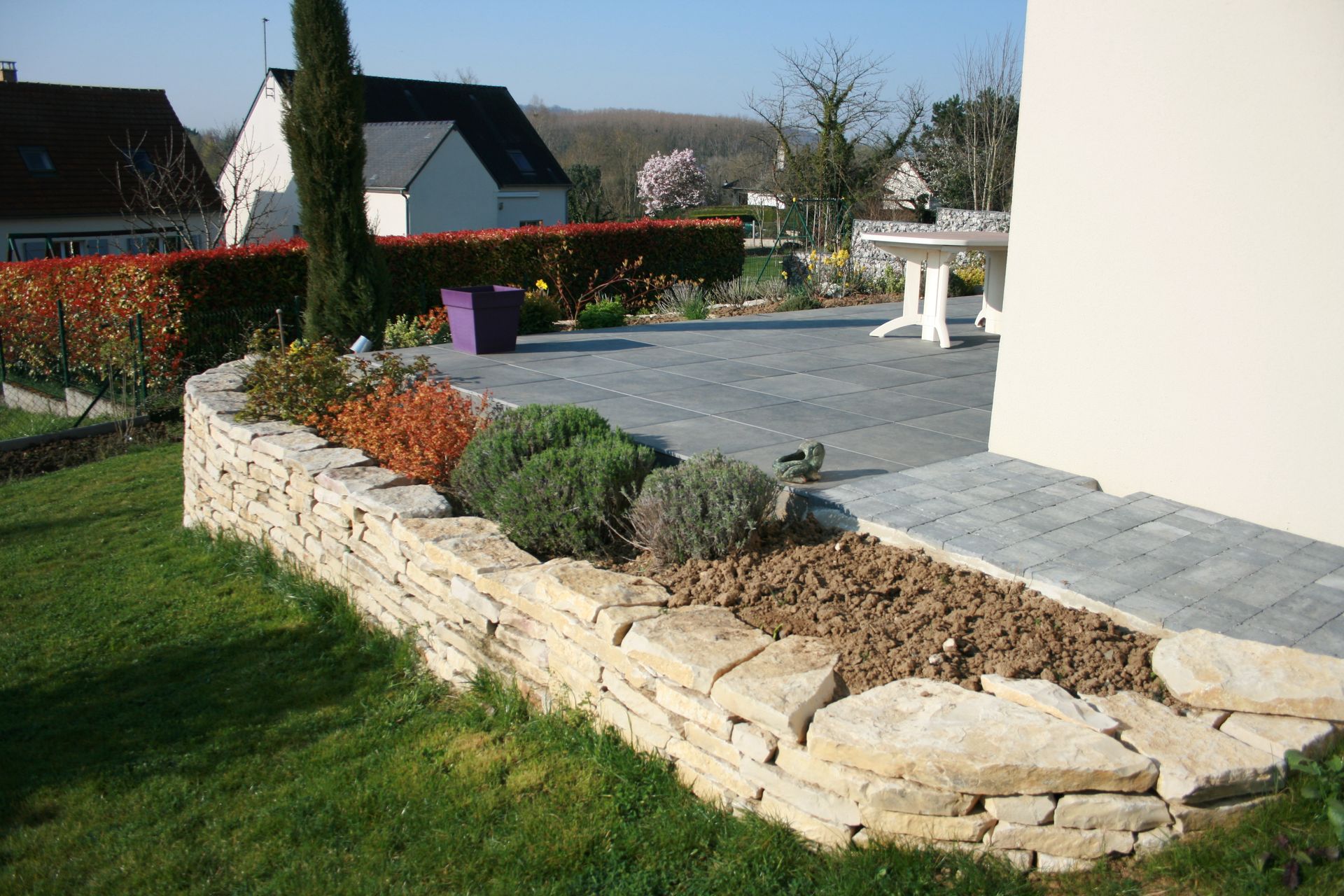 Aménagement paysayer autour d'un muret