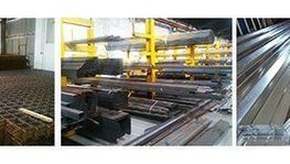 Un collage de tres imágenes de diferentes tipos de metal en un almacén.