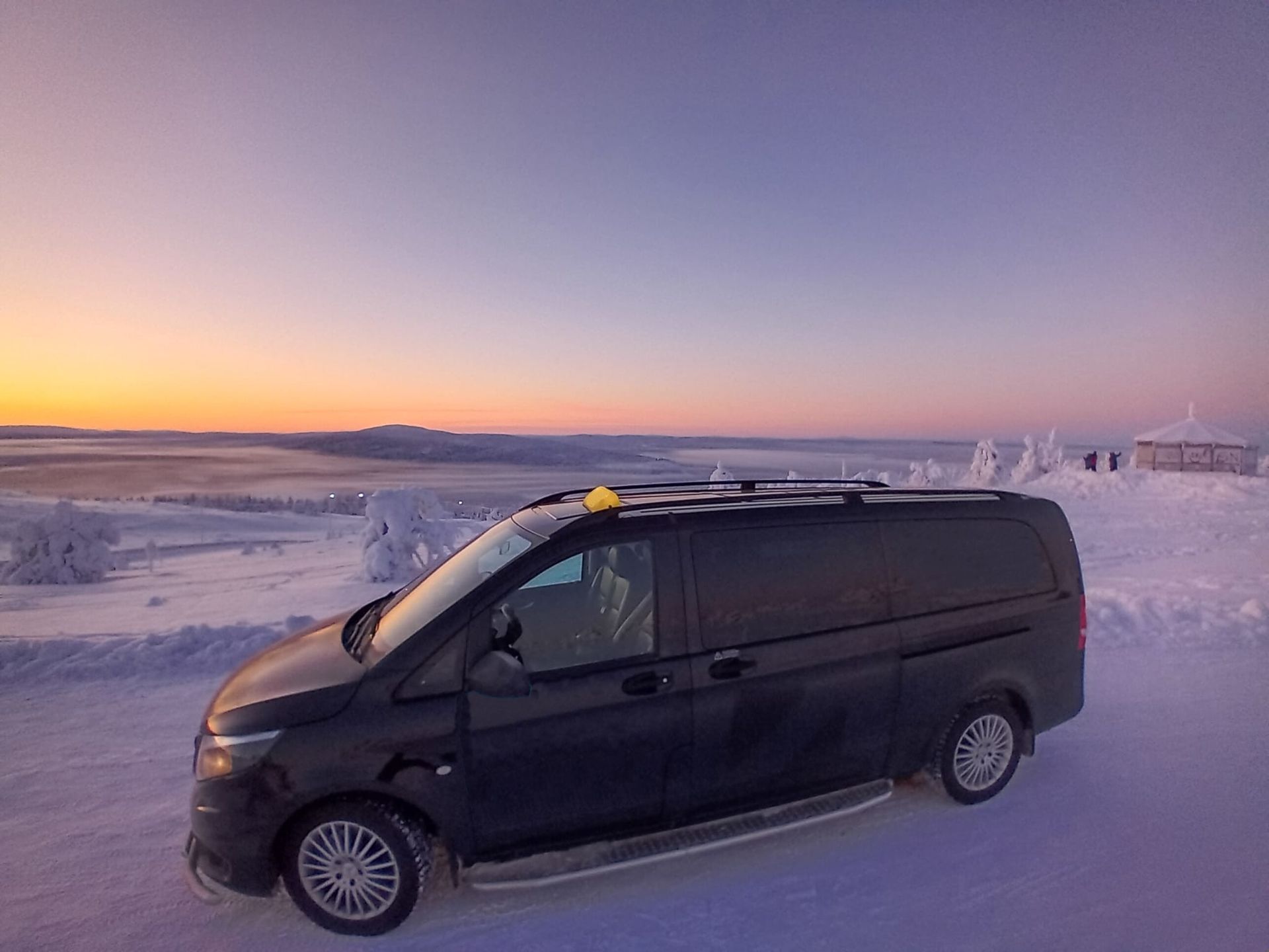 Tila-auto tuntutreilla