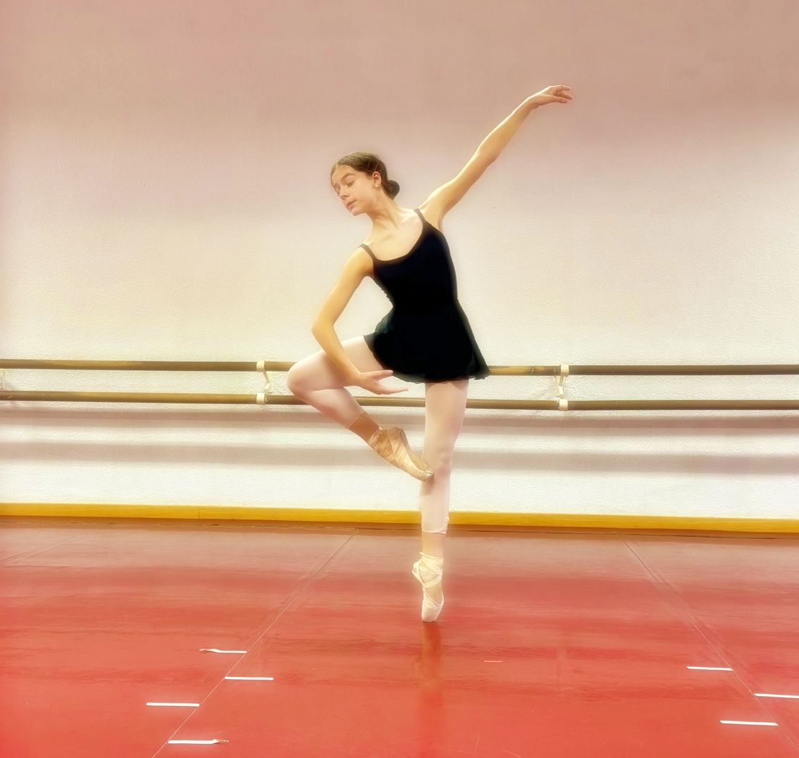 Lucía, de la clase Pre Profesional de Ballet en la escuela de Almudena Lobón