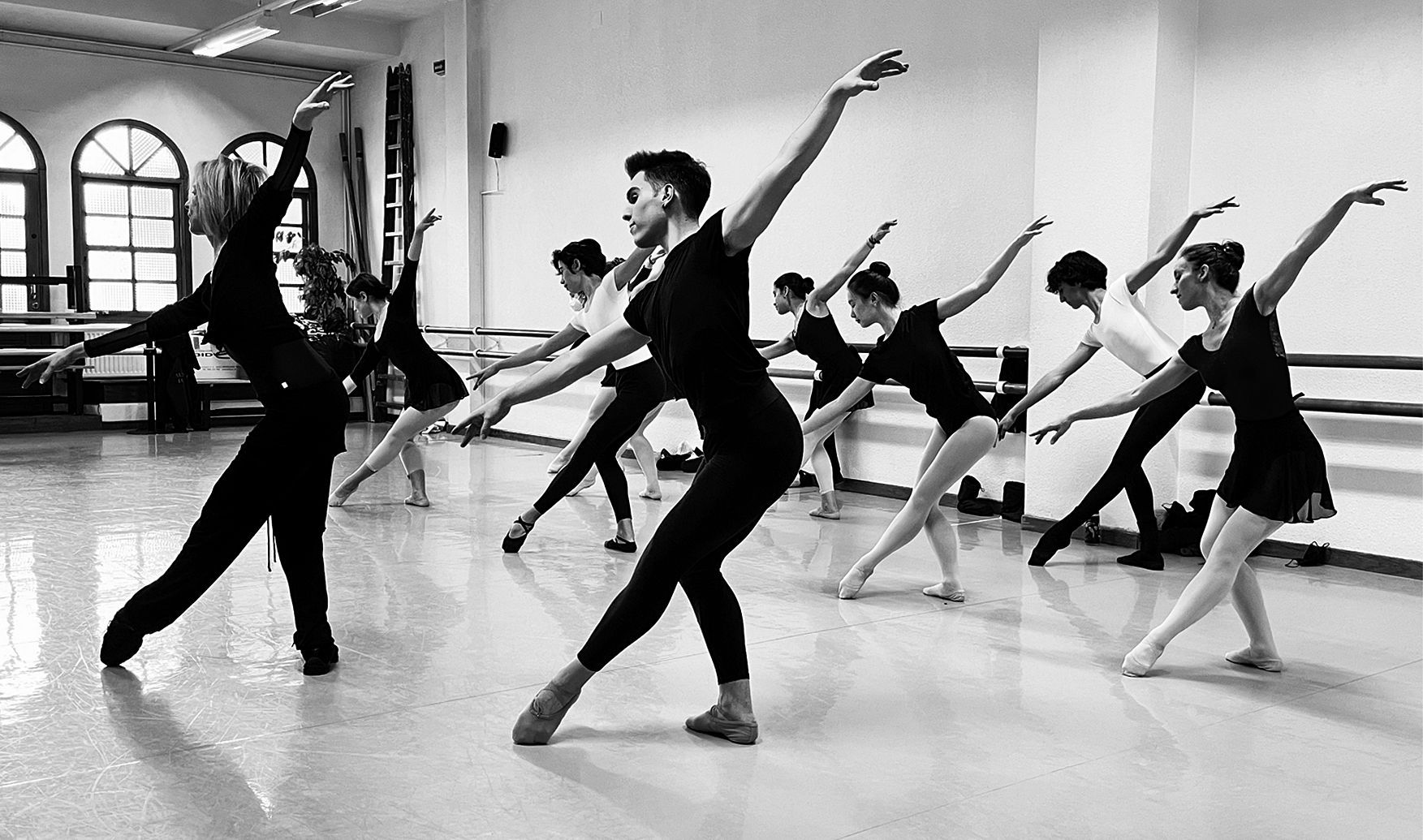 Una imagen de un curso de danza de verano en la Escuela de Danza Almudena Lobón