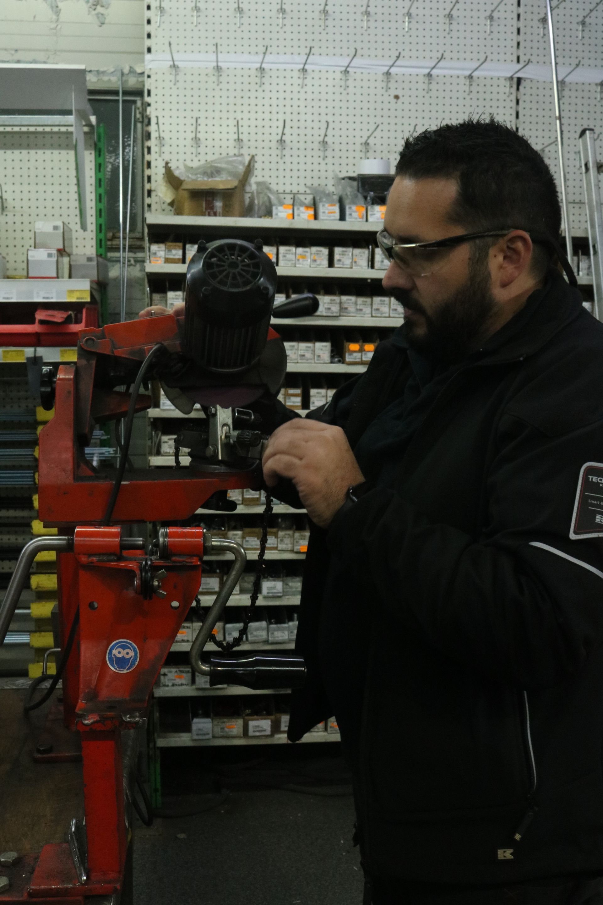 Jérôme à l'atelier SAV réparations, accès à l'onglet Réparations