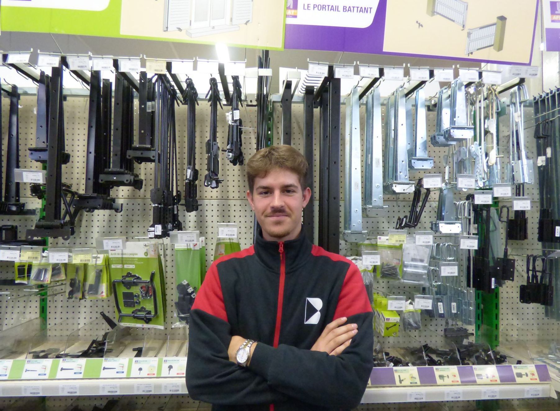 Photo de trombinoscope : Mathis, Employé commercial apprenti