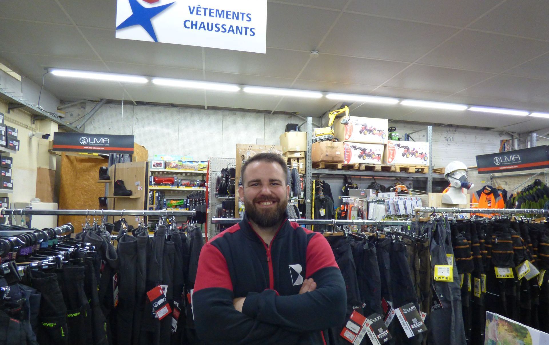 Photo de trombinoscope : Pierrick, Responsable des rayons EPI, alimentation, sanitaire et robineterie