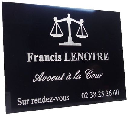Plaque laiton sur mur