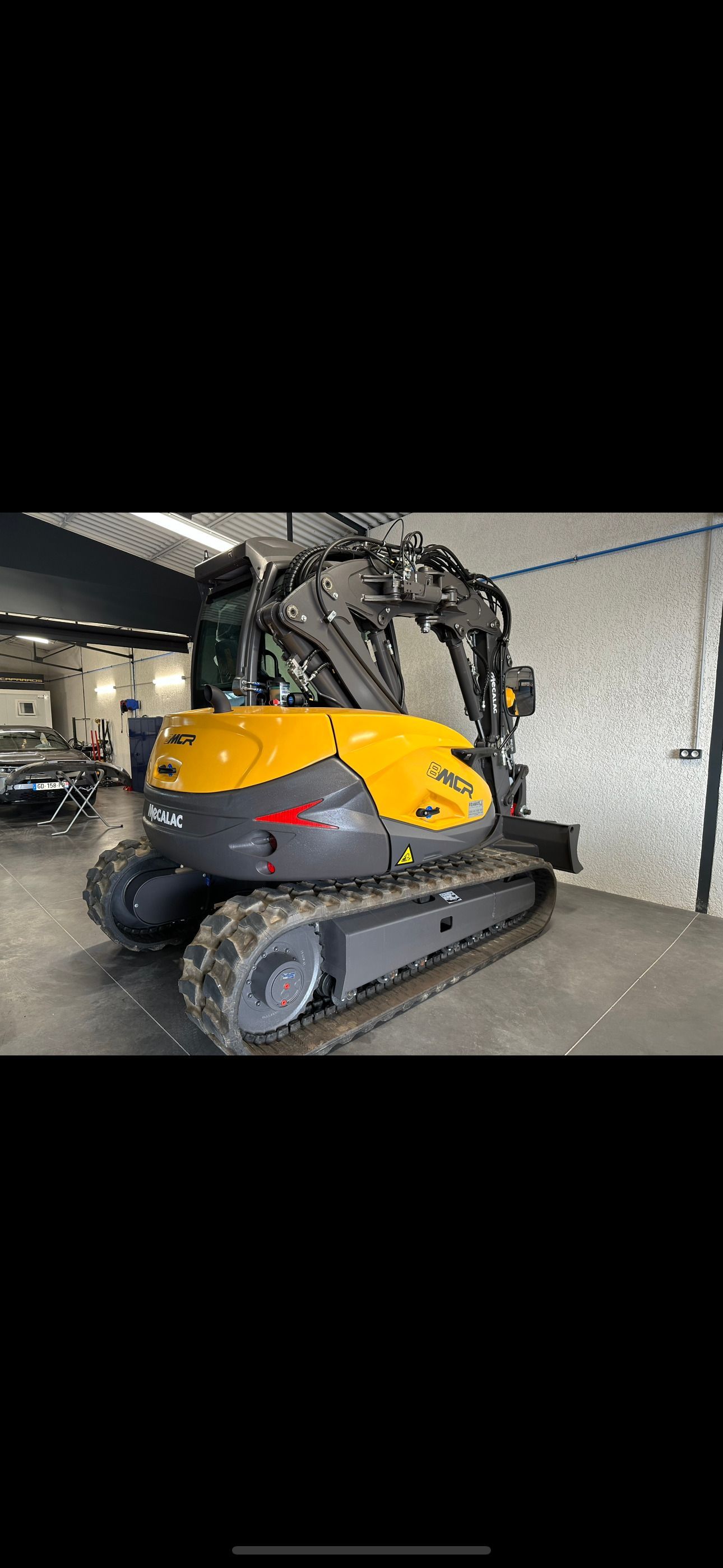 Engin de chantier à peindre