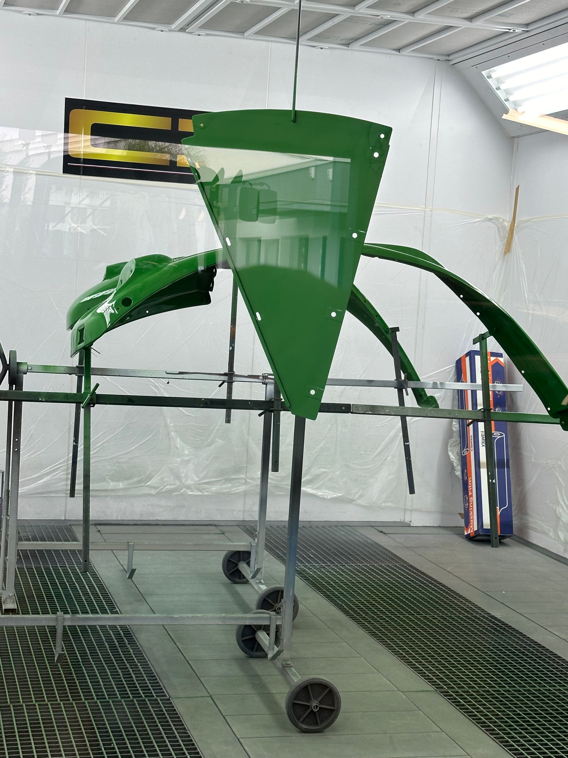 Peinture élément tracteur