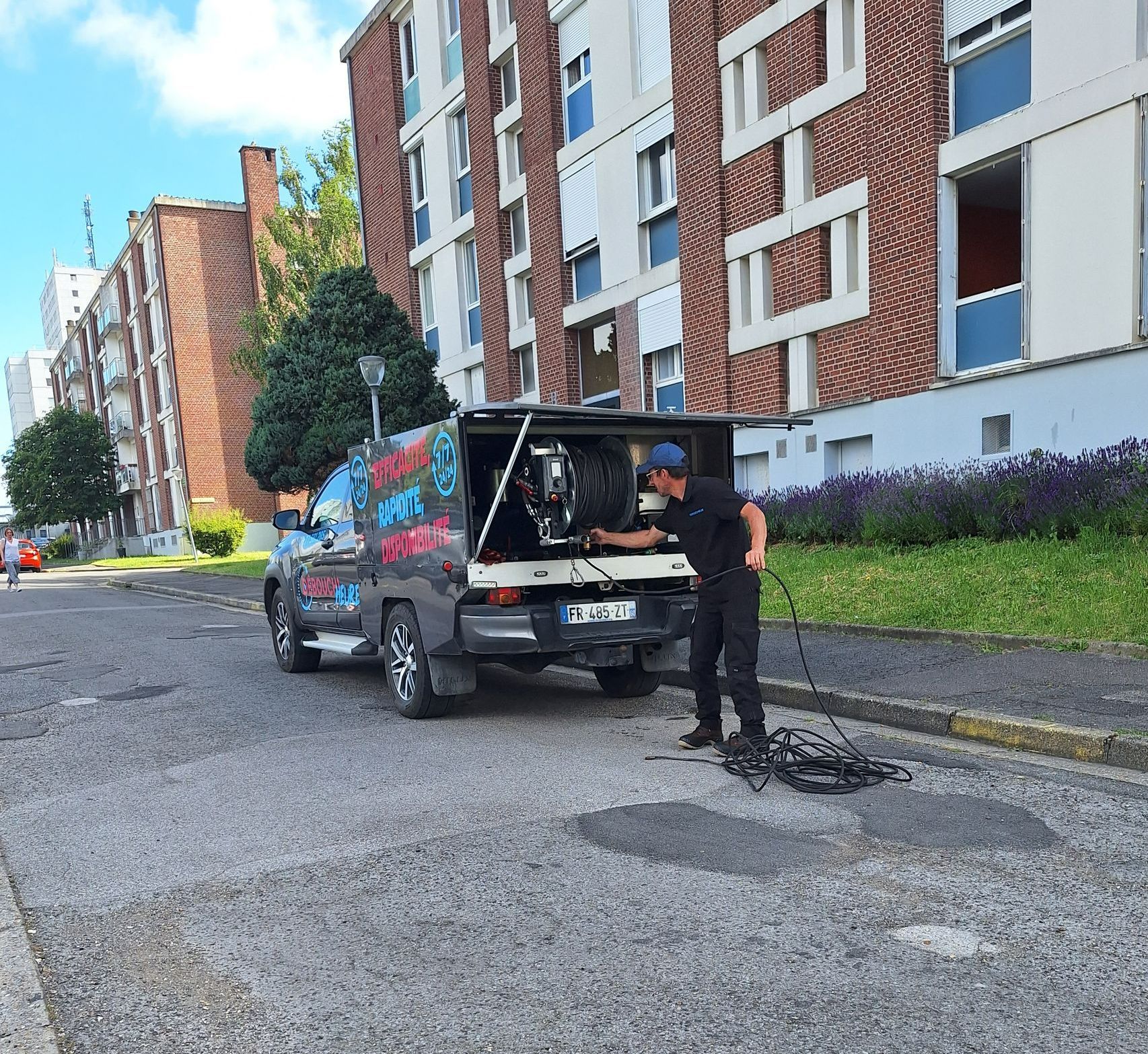 Déroulement du matériel pour le débouchage par l'extérieur