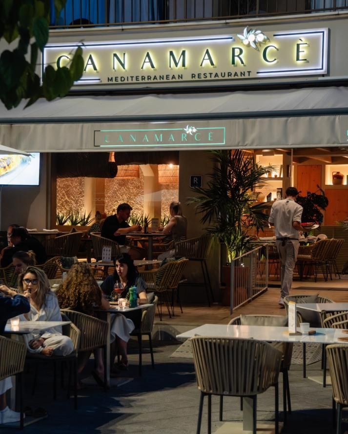 Exterior del restaurante: Letrero 