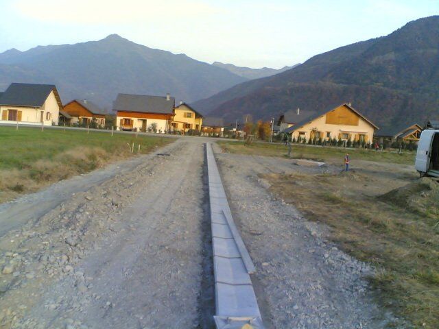 Exemple d'un terrassement pour la mise en place d'une voirie dirigeant vers une villa individuelle