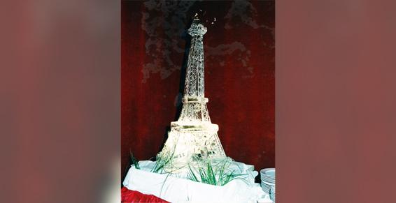 Tour Eiffel en glace