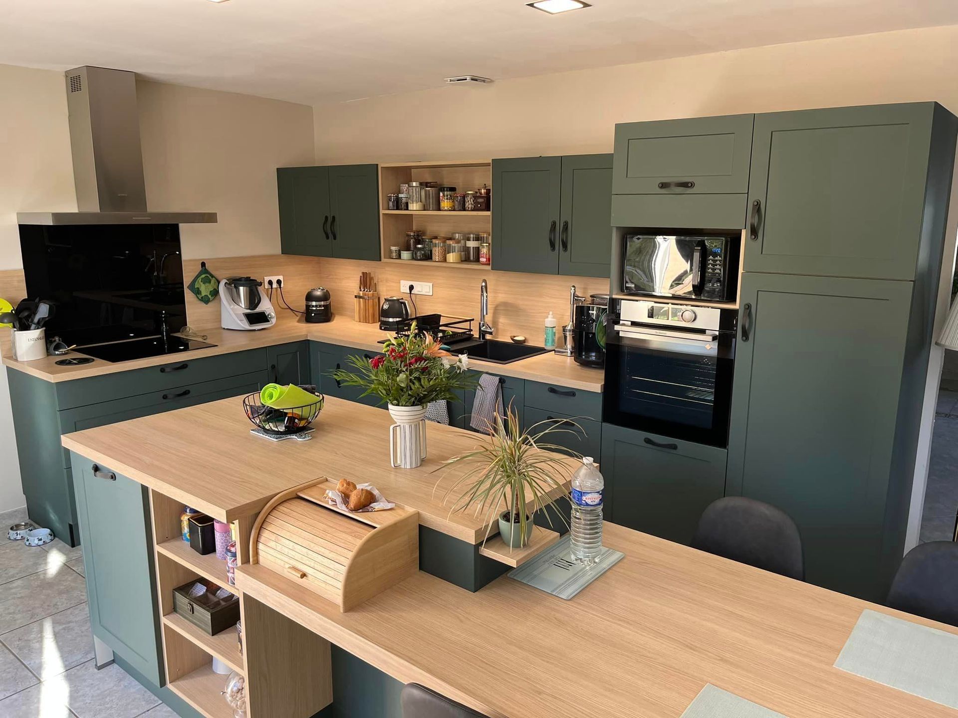 Cuisine équipée vert olive