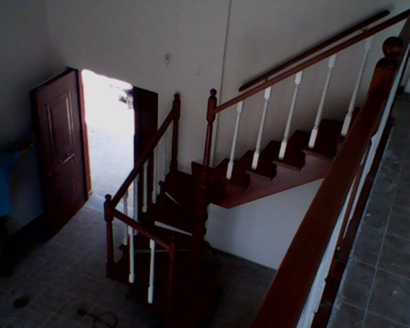 Ξύλινες Σκάλες, Τετράγωνες