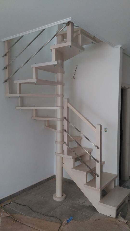 Ξύλινες Σκάλες, Τετράγωνες