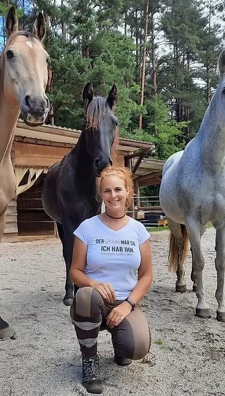 Graue Silhouette einer Person, bestehend aus einem Kreis für den Kopf und einem abgerundeten Rechteck für den Körper.