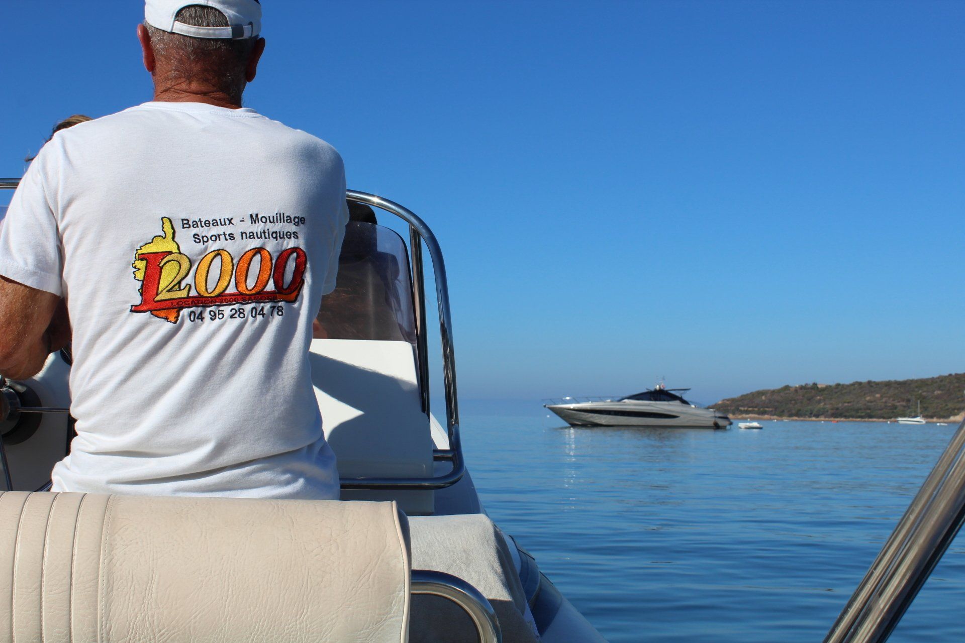 Location de bateaux à moteur avec accompagnateur