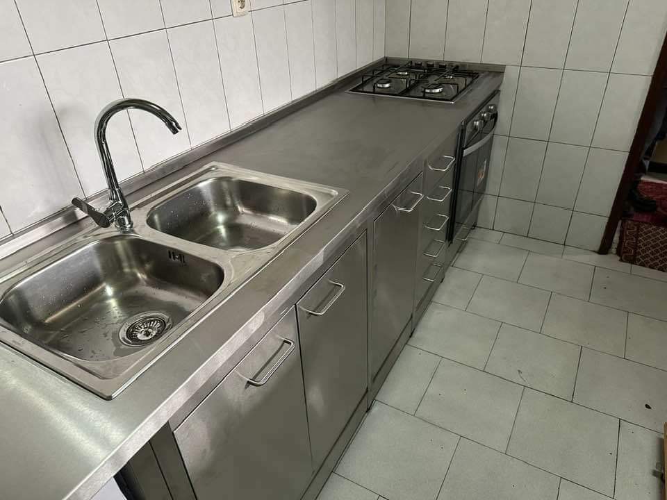 bancada com lava-louças