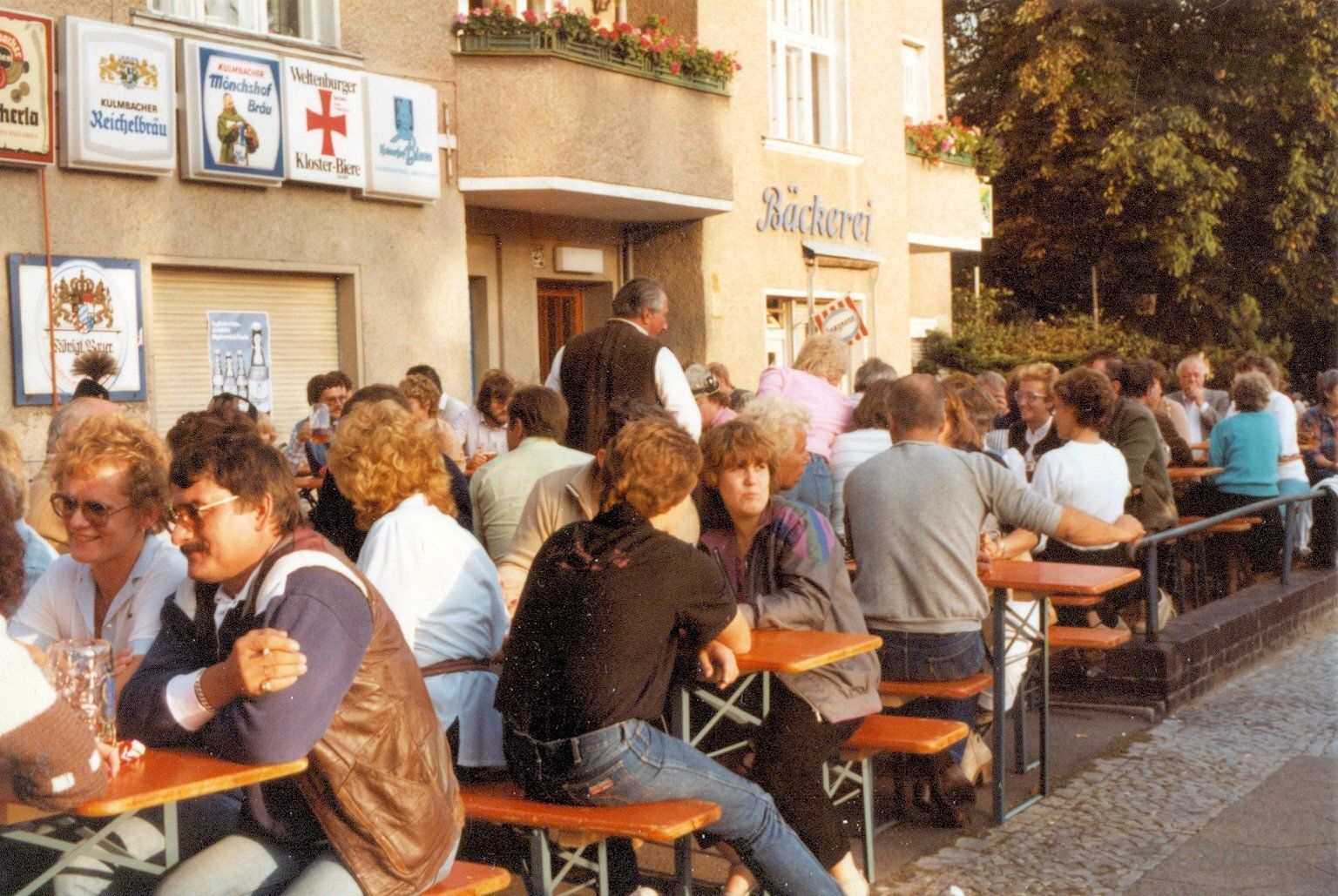 Ein altes Bild vom Oktoberfest bei Grabsch in Berlin