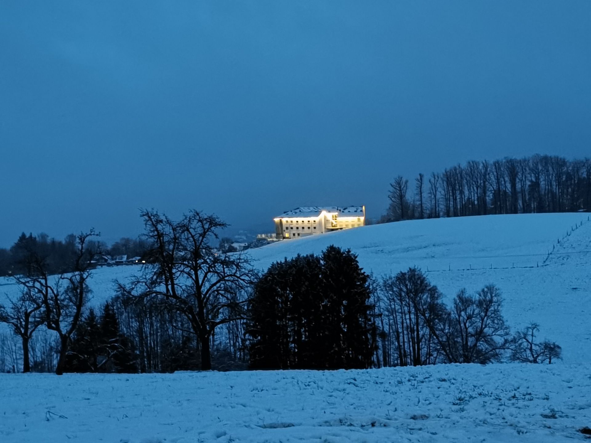 Winternacht Haus Lutzenberg