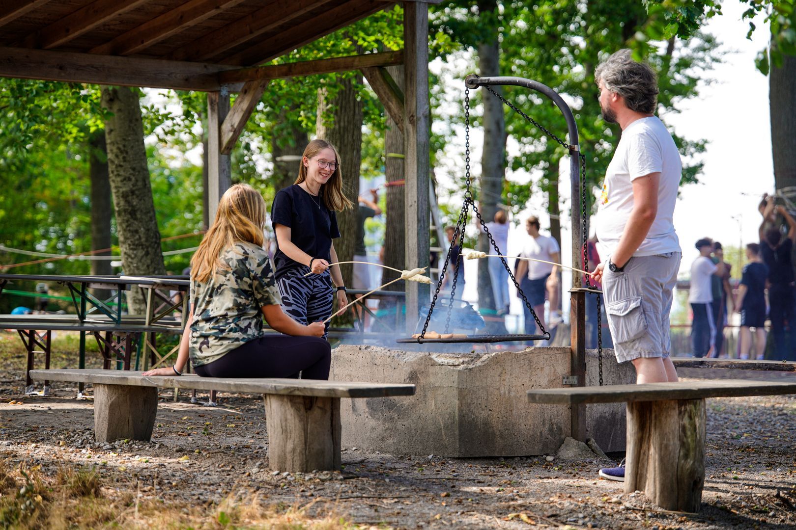 Schullandheim Sitzgelegenheit draußen