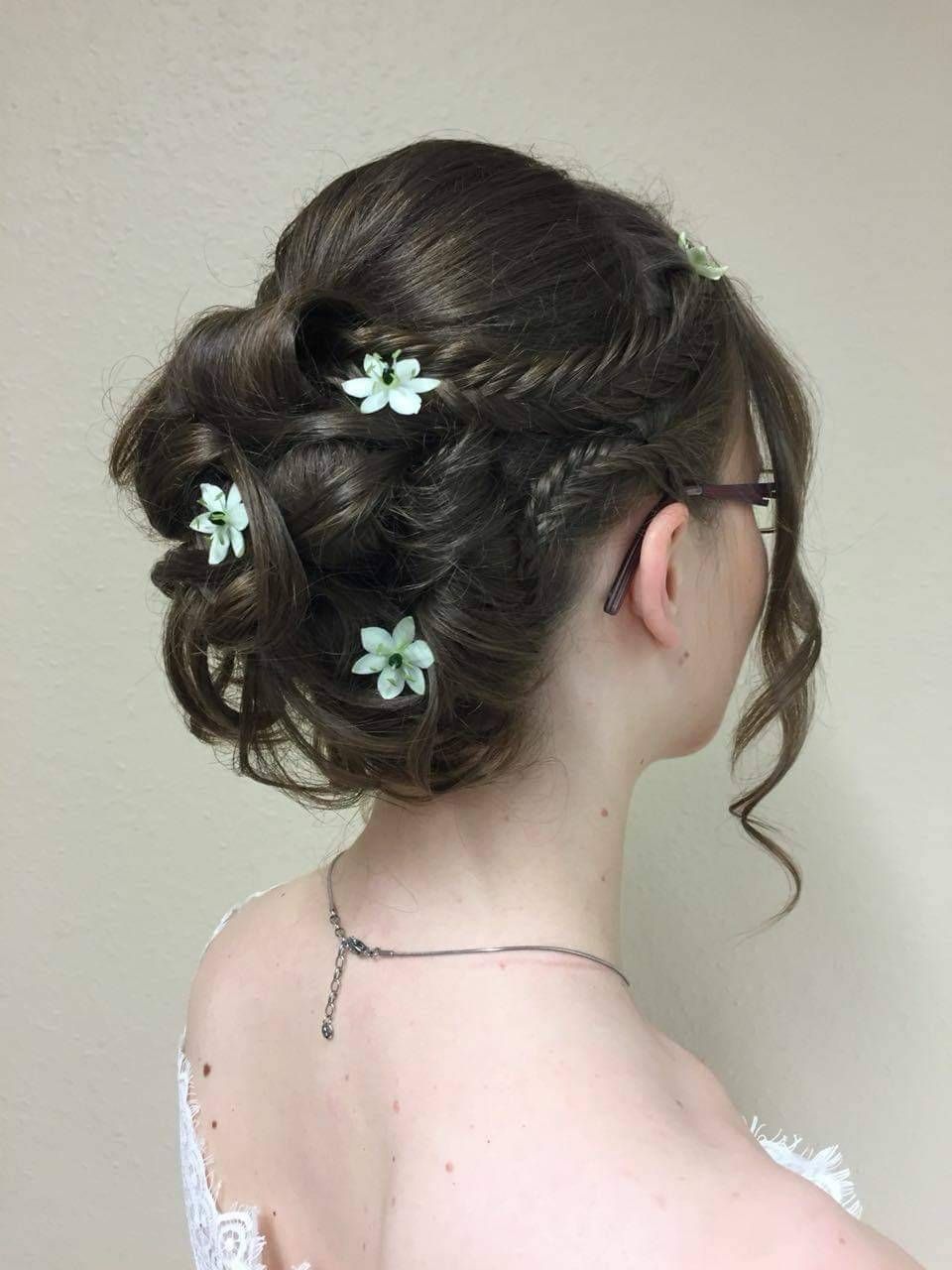 Ma Griffe Friseure Frau mit Brautfrisur