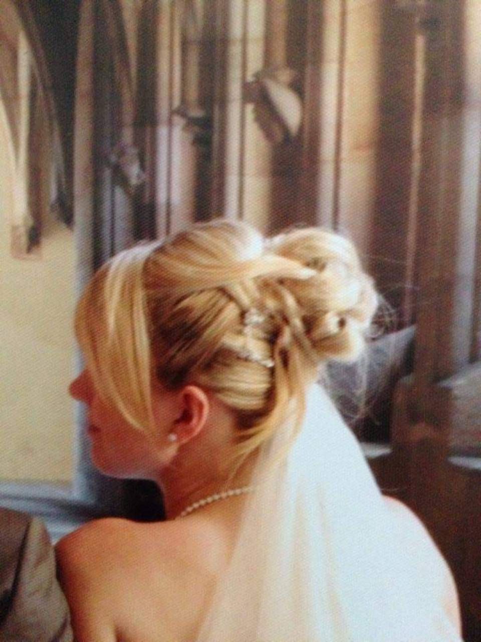 Ma Griffe Friseure Frau mit Brautfrisur