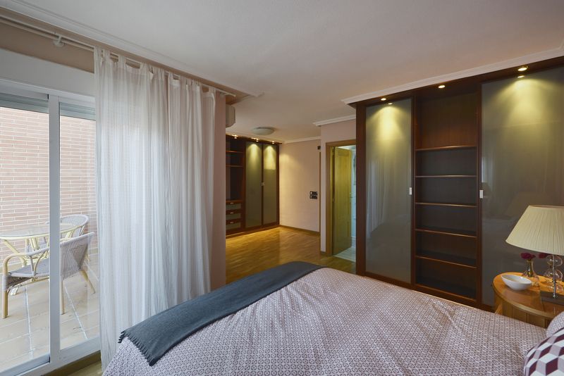 Ανοιγόμενες Ντουλάπες