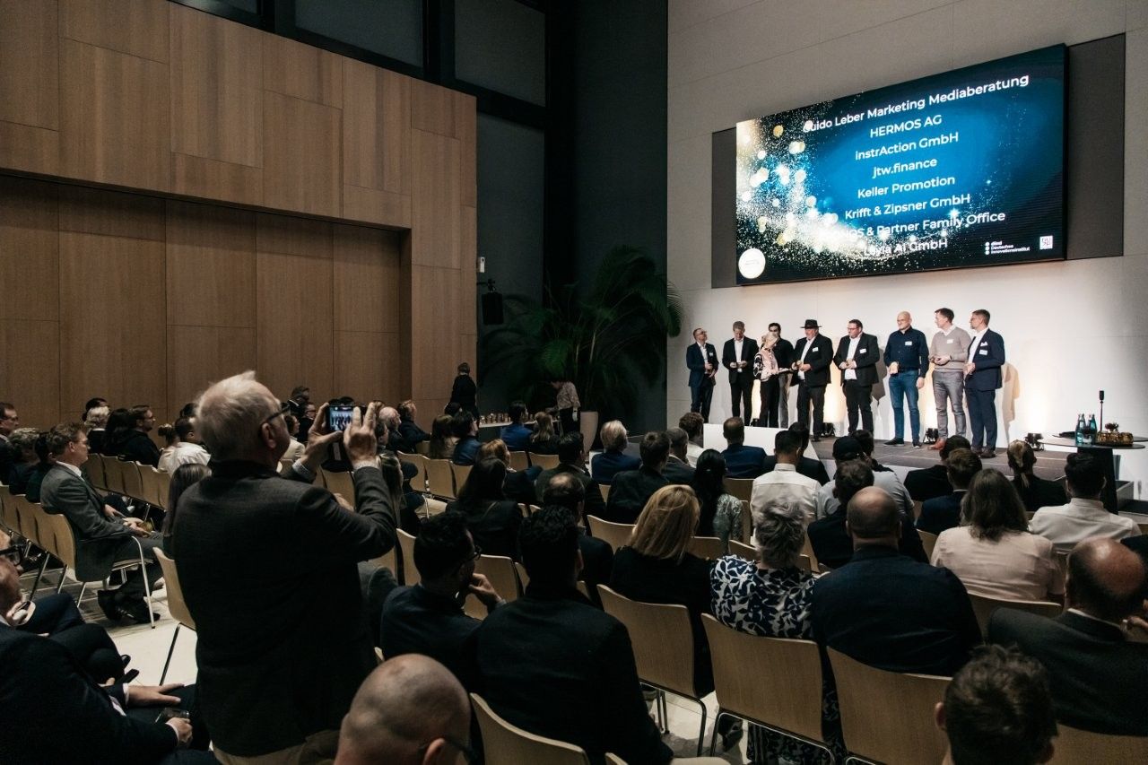 Preisverleihung der Deutschen Unternehmens Plattform - Business Innovator 