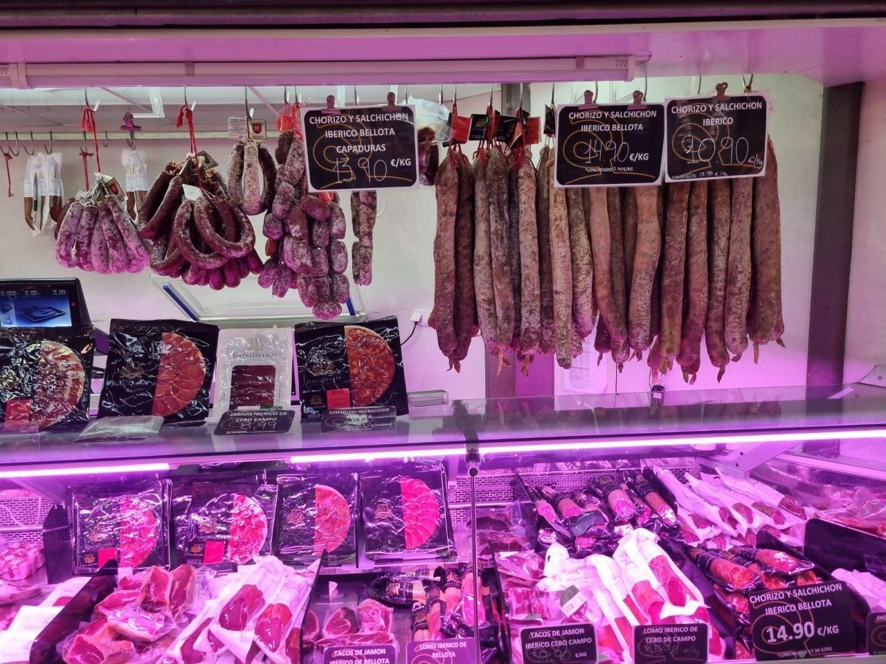 Salamanca Central Market – Schinken und Chorizo Himmel – Salamanca 04.05.23