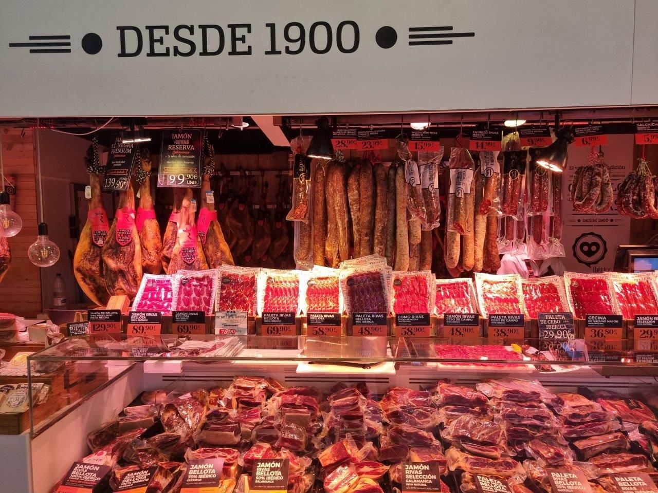 Salamanca Central Market – Schinken und Chorizo Himmel – Salamanca 04.05.23