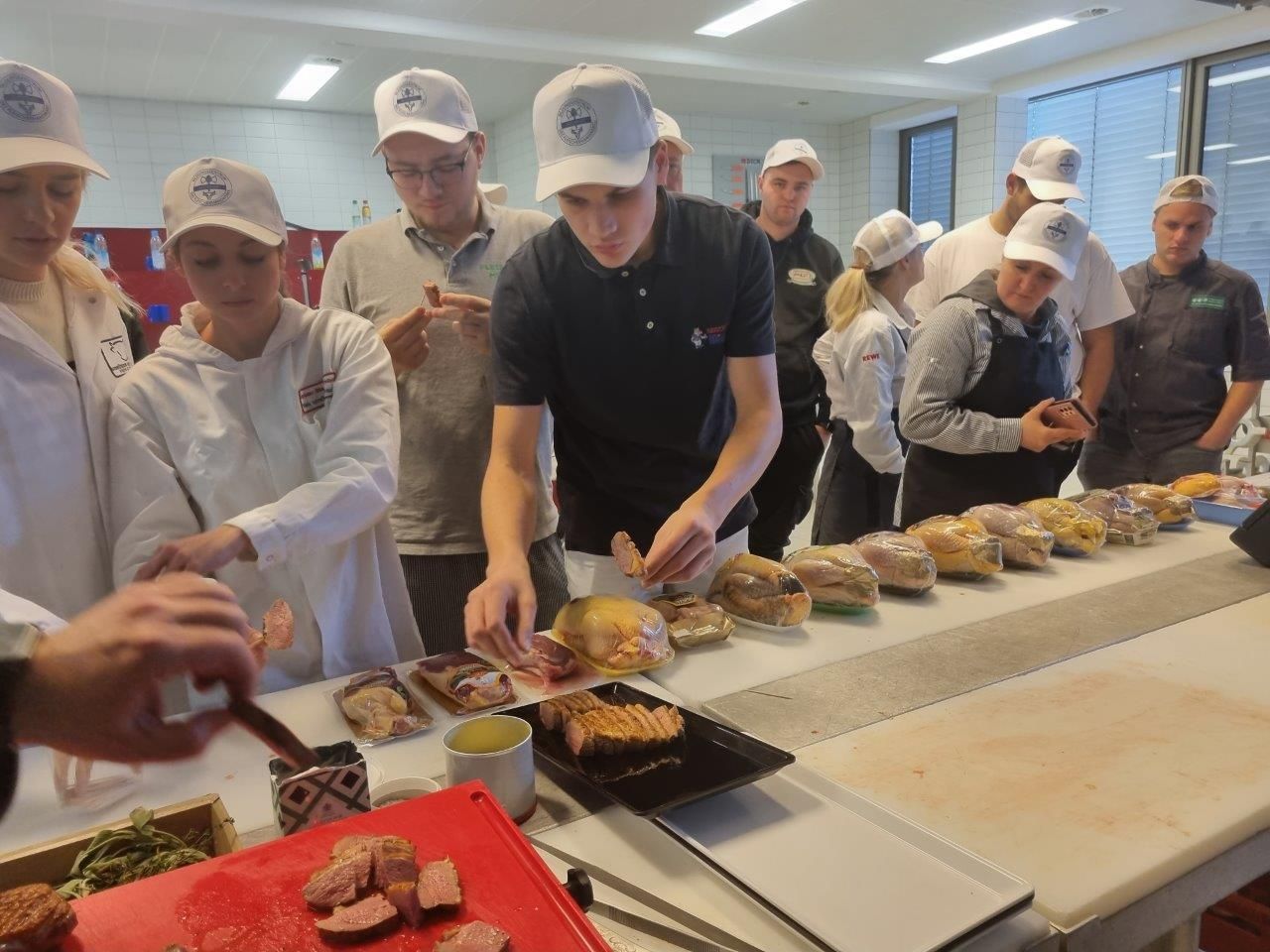 Wild & Geflügel – Schulung im aktuellen Kurs – Fleischsommelier Fleischerschule Augsburg 08.11.23