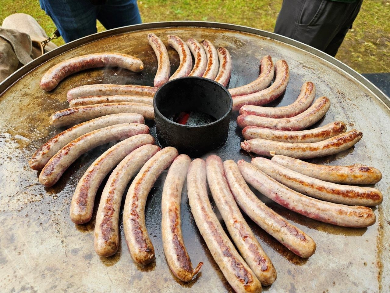 Sommerfest des Hegering Sülztals - Bratwurst und Burgerpatties Produktion - Kath. Pfarrheim Kleineichen - 06.07.24