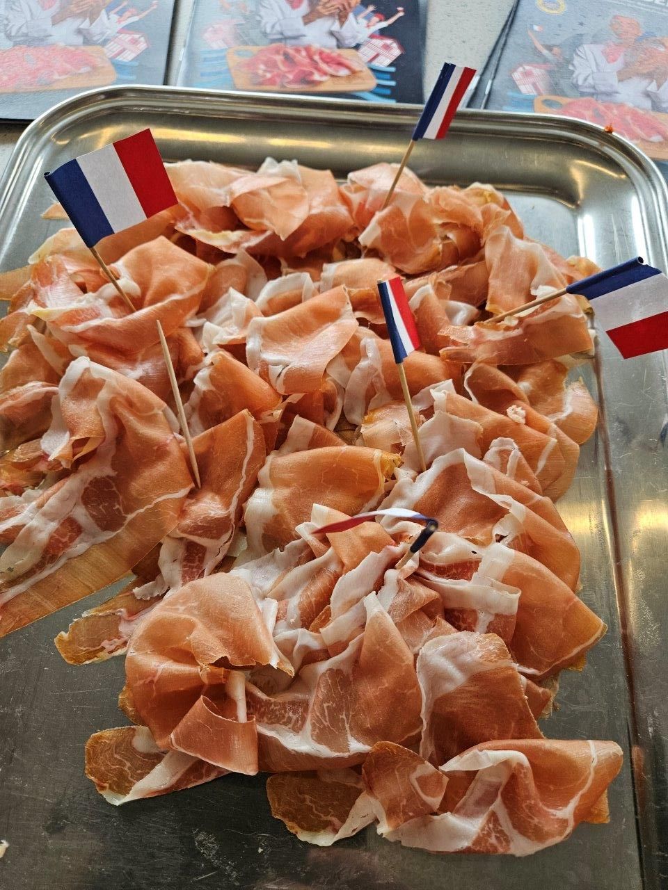 Schinkenhappen auf Zahnstocher 