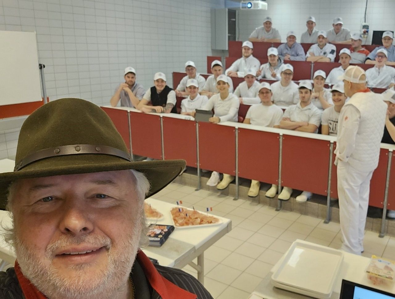 Michael Keller und Schlulungsteilnehmer